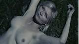 Kirsten Dunst in Melancholia - 3.jpg