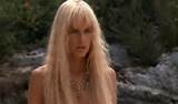 Daryl Hannah excitante rubia en pelotas se pasea bajo el caliente sol ...