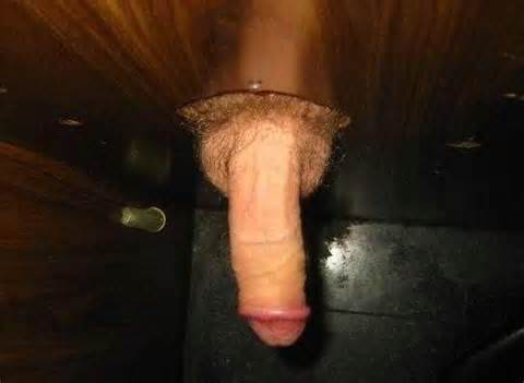 Gay Gloryhole - 8.jpg