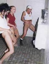 Groups of girls pissing in public - peeing on curbs (Picture 2 ...
