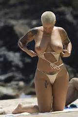 Amber Rose â€“ topless on beach in Maui â€“ 15/3/15