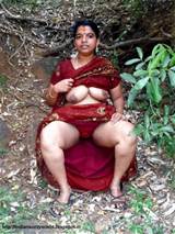 nude kerala aunty