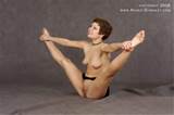 flexible lady nude and naked ballot dancing