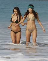 Bella Twins playing on the beach - bt3.jpg
