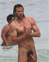 maludos:Jared Padalecki (Supernatural) enjoys the nude beaches in Rio!