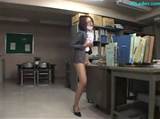 office lady rubbing her pussy to the desk masturbating with toys on ...