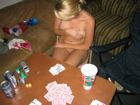 Strip Poker Pics Girl...